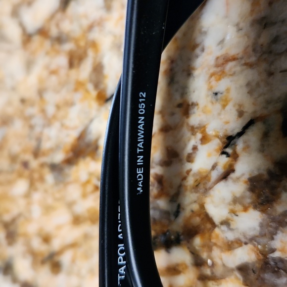 Excellent Price. Calcuta Sunglasses - Picture 3 of 7